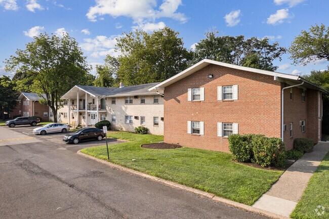 Building Photo - Willow Ridge Apartments