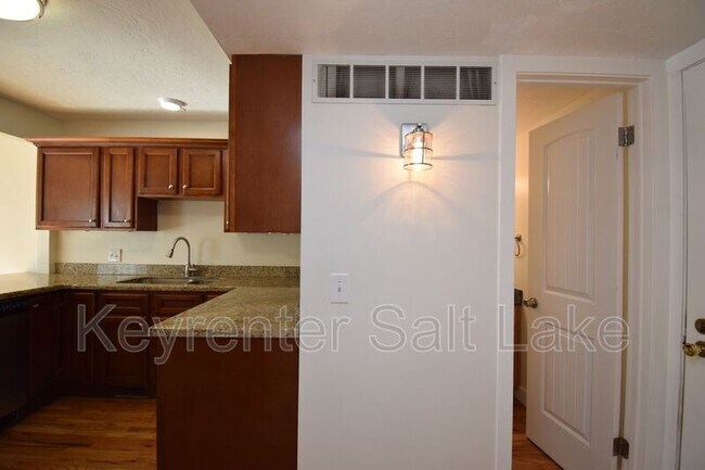 Building Photo - 6888 Hillside Village Cir