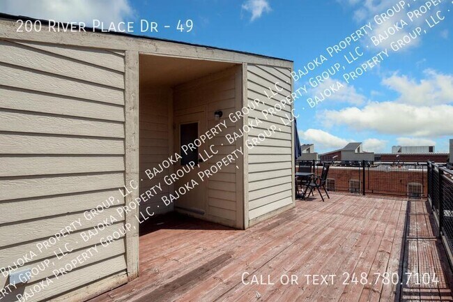 Building Photo - 200 River Pl Dr