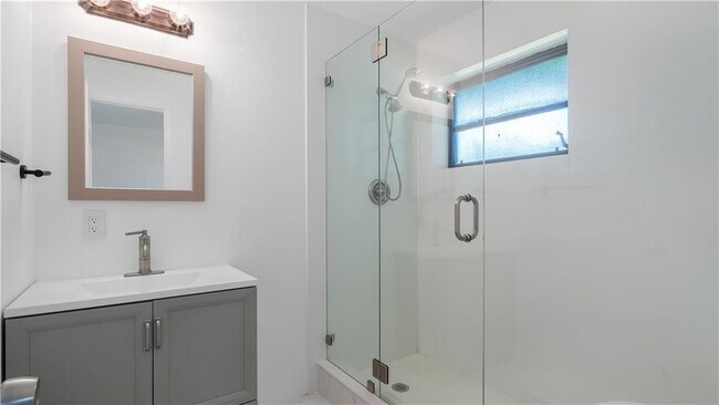 Building Photo - 2161 NE 35th St