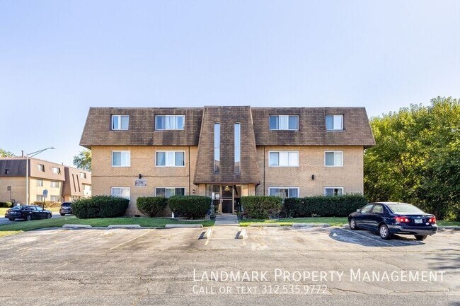 Building Photo - 10440 Natoma Ave
