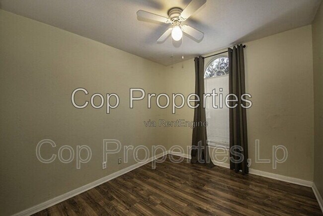 Building Photo - 8510 Trumpet Cir