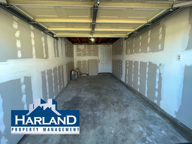 Building Photo - 3340 Jemez Dr