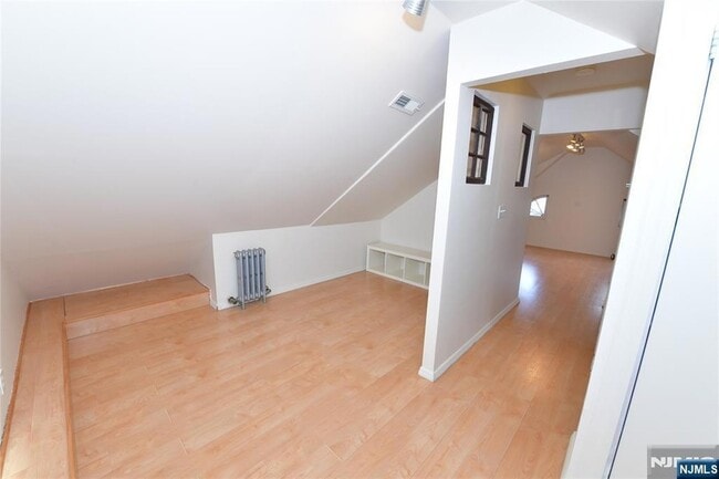 Building Photo - 328 Demott Ave