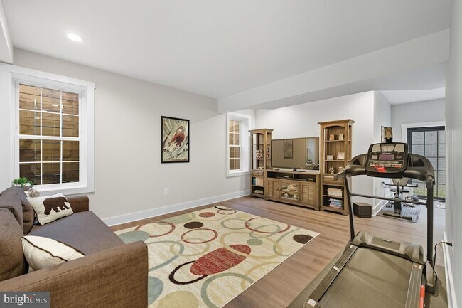 Building Photo - 8193 Major Watters Ct