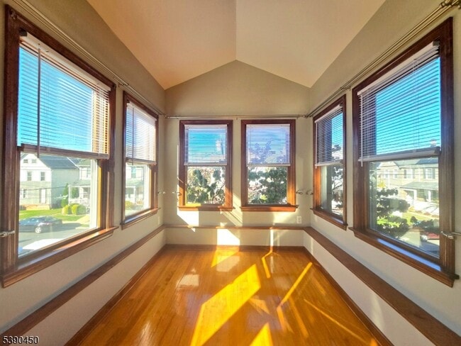 Building Photo - 14 Codington St
