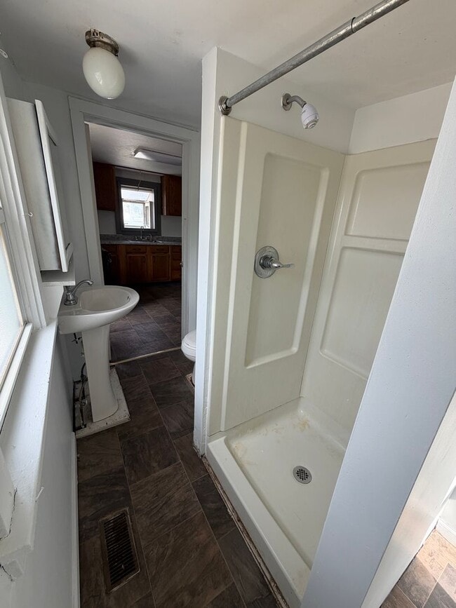 Building Photo - Quaint one bedroom Home!