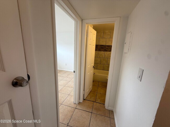 Building Photo - 180 Minna Ln