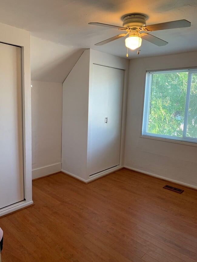 Building Photo - 3 Bedroom 2 Bath House with an office