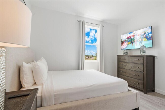 Building Photo - 384 Famagusta Dr