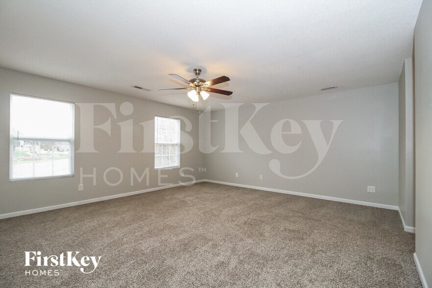 Building Photo - 196 Huron Ct