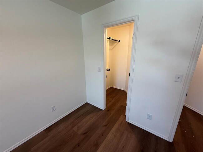 Building Photo - 303 Aaran Way