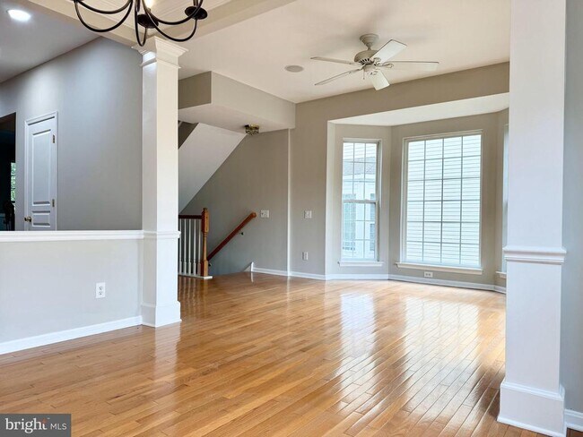 Building Photo - 124 Hudson Dr