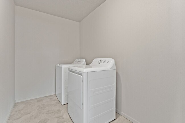 Building Photo - Luxury 3 Bed, 2 Bath Rancher in Spokane Va...