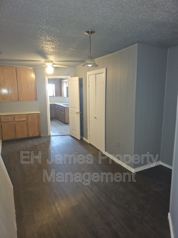 Building Photo - 217 N Wilson Ave