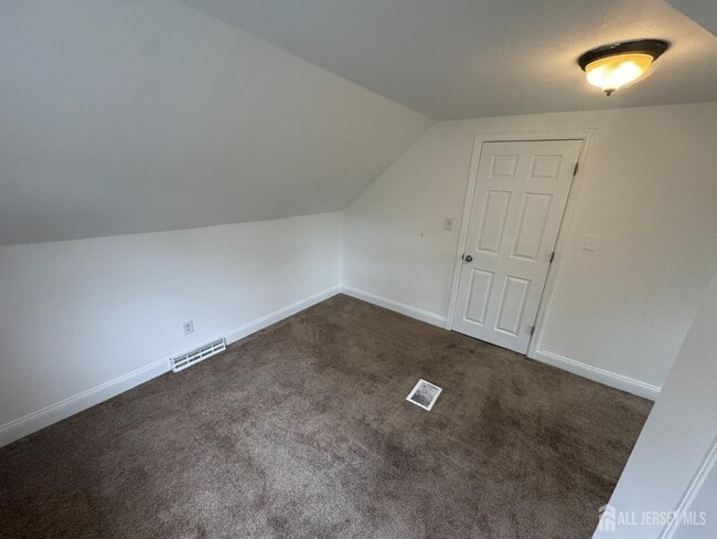 Building Photo - 51 Kenwood Terrace