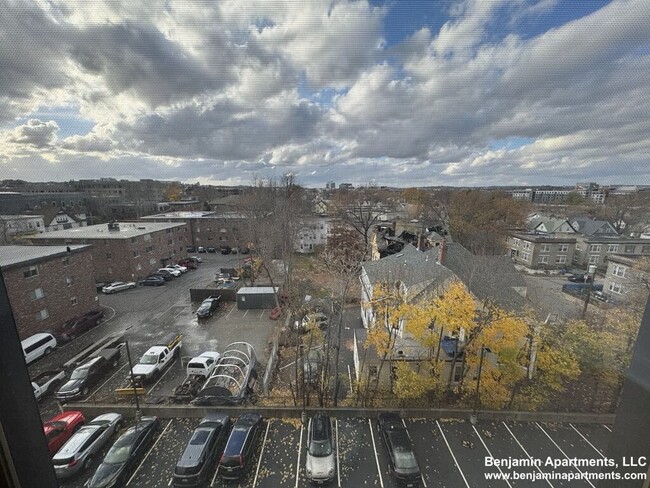 Building Photo - 60 Ashford St