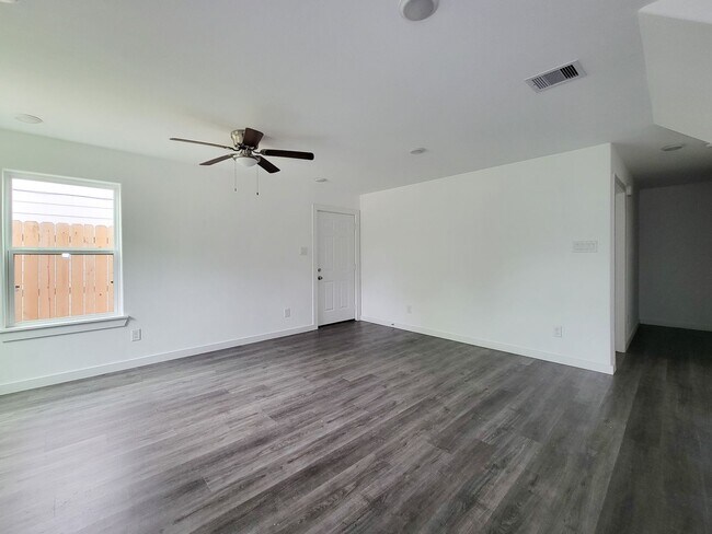 Building Photo - This newly constructed 3-bedroom, 2-bathroom unit offers modern living with 1,150 sq ft of space....