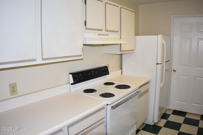 Building Photo - 1231 Ladys Island Dr