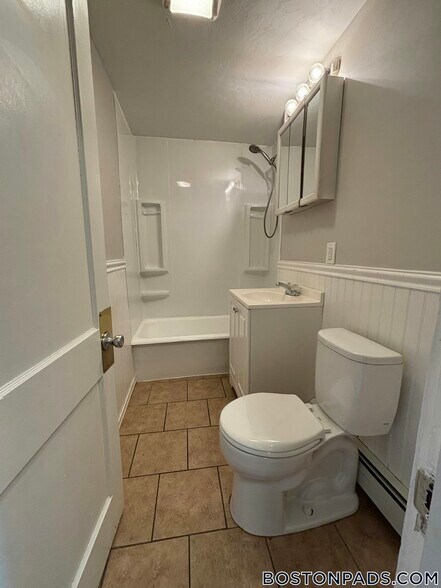 Building Photo - 77 Green St