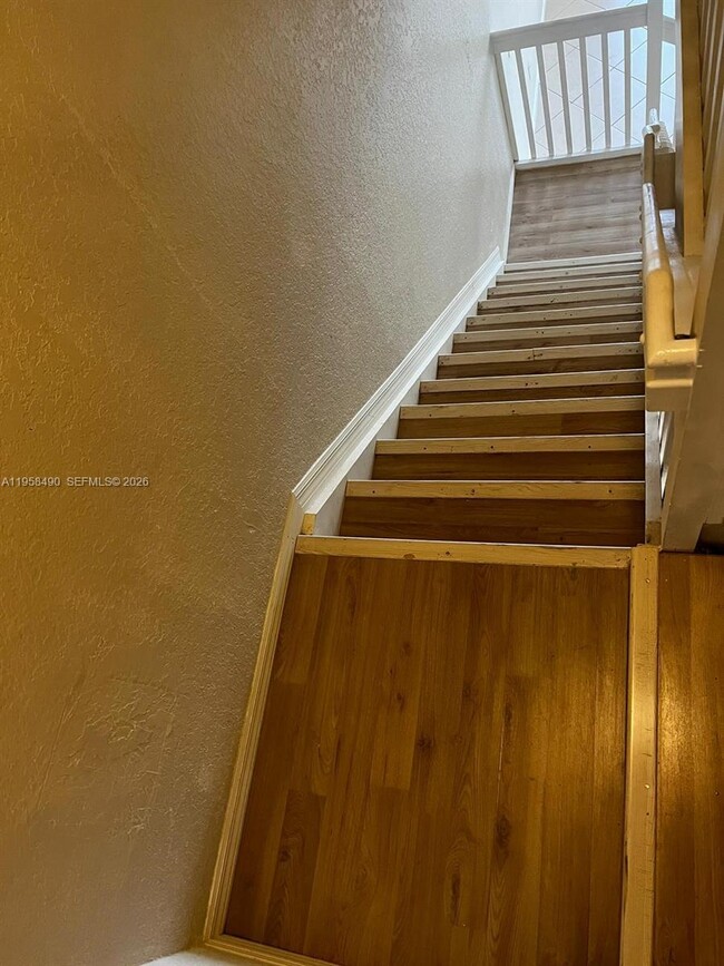 Building Photo - 1909 Hibiscus Ln