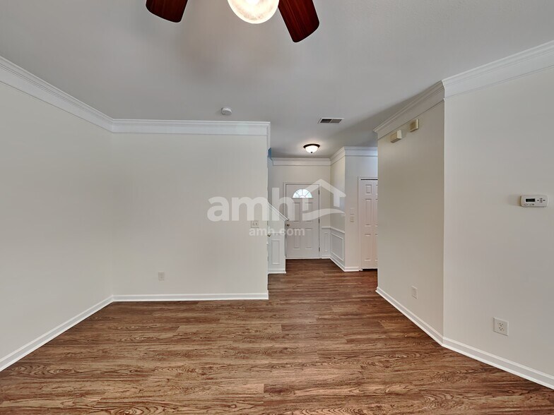 Building Photo - 3801 Wingdale Ct