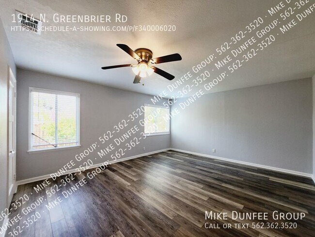 Building Photo - 1914 N Greenbrier Rd