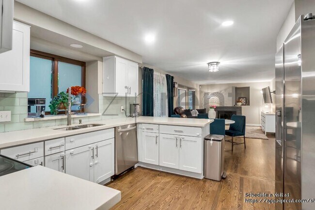 Building Photo - 905 224th Ave NE