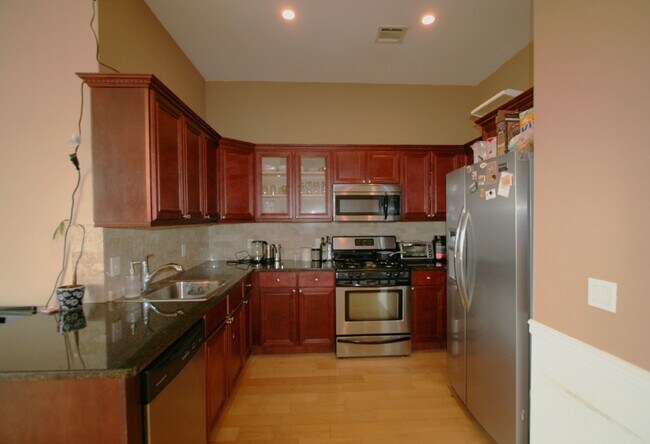 Building Photo - 769 Montgomery St