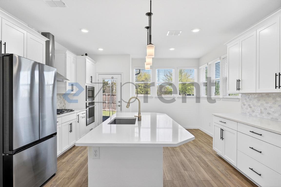 Building Photo - 4517 Waterglass St