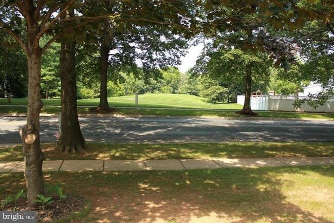 Building Photo - 18717 Flower Hill Way