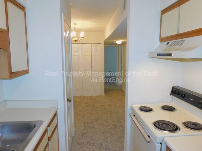 Building Photo - 515 Mystic Dr