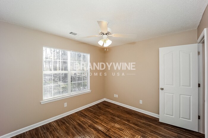 Building Photo - 165 White Oak Wy