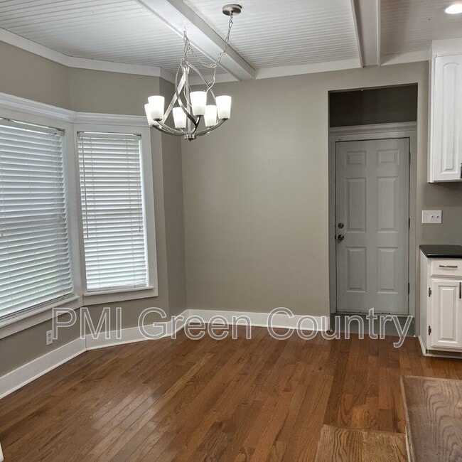 Building Photo - 1608 S Kalanchoe Ave W