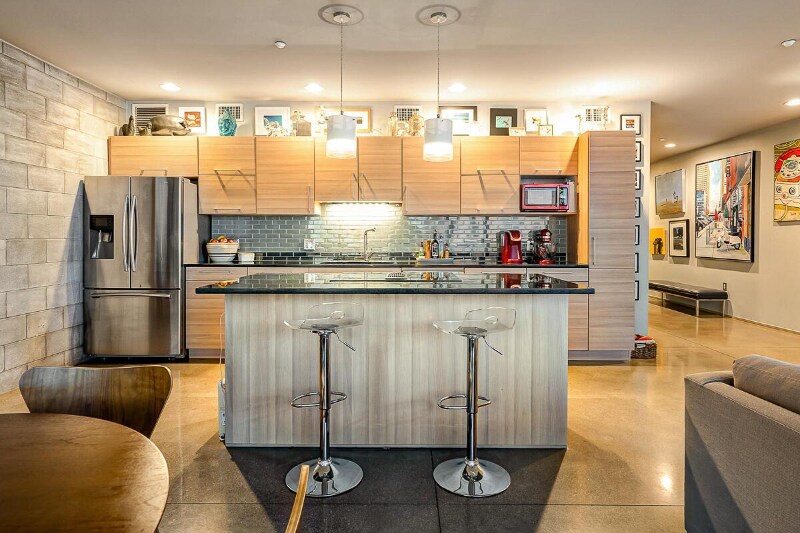 Building Photo - 225 N 4th St