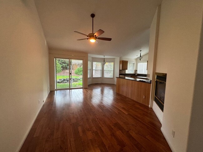 Building Photo - 3 bedroom 2 bath home in Sutherlin