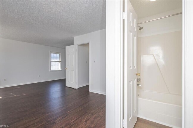 Building Photo - 908 Vincent Ct