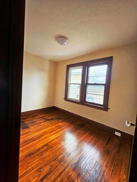 Building Photo - 536 Winspear Ave