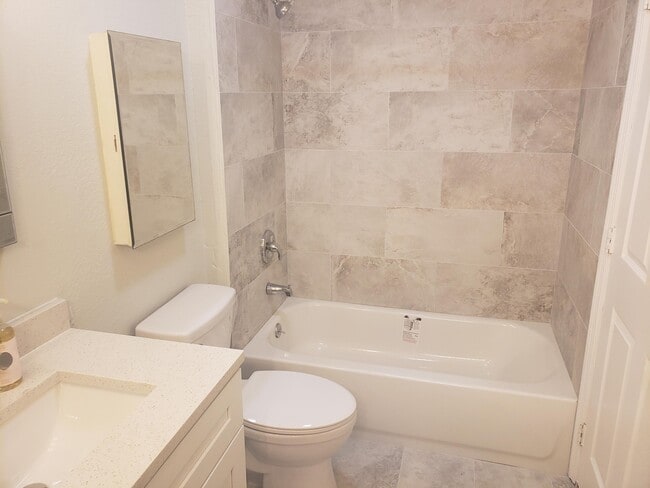 Building Photo - 3860 Coral Tree Cir