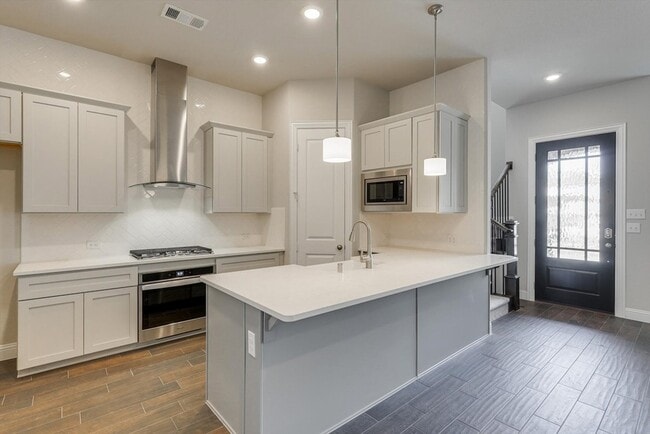 Building Photo - 2225 Apex Dr