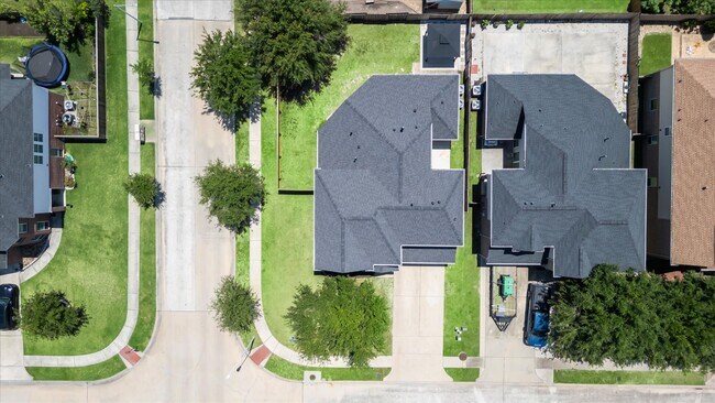 Building Photo - 9954 Knob Hollow Way