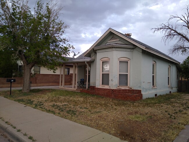 Primary Photo - 416 N Kinsley Ave