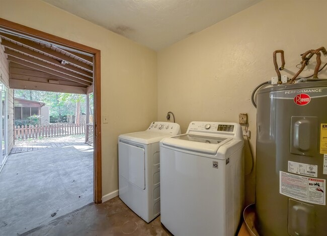 Building Photo - 3022 Homewood Pl