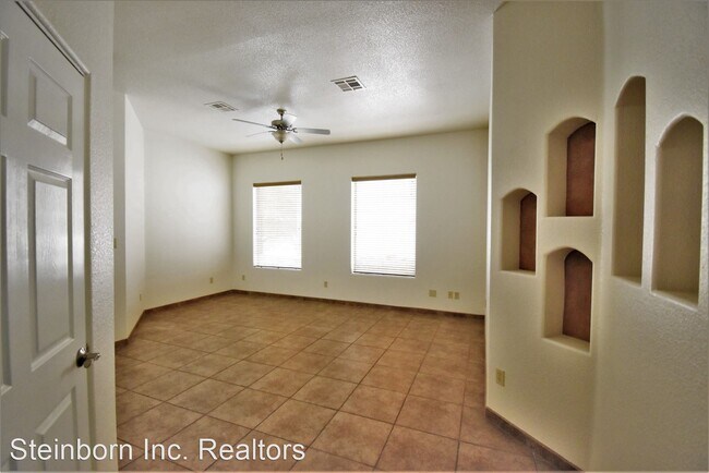 Building Photo - 3 br, 2 bath House - 2552 Los Misioneros