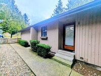 Building Photo - 2bd/1ba Everett Home
