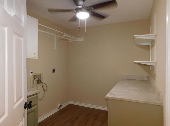 Building Photo - 500 Wanta Hide A Way Dr