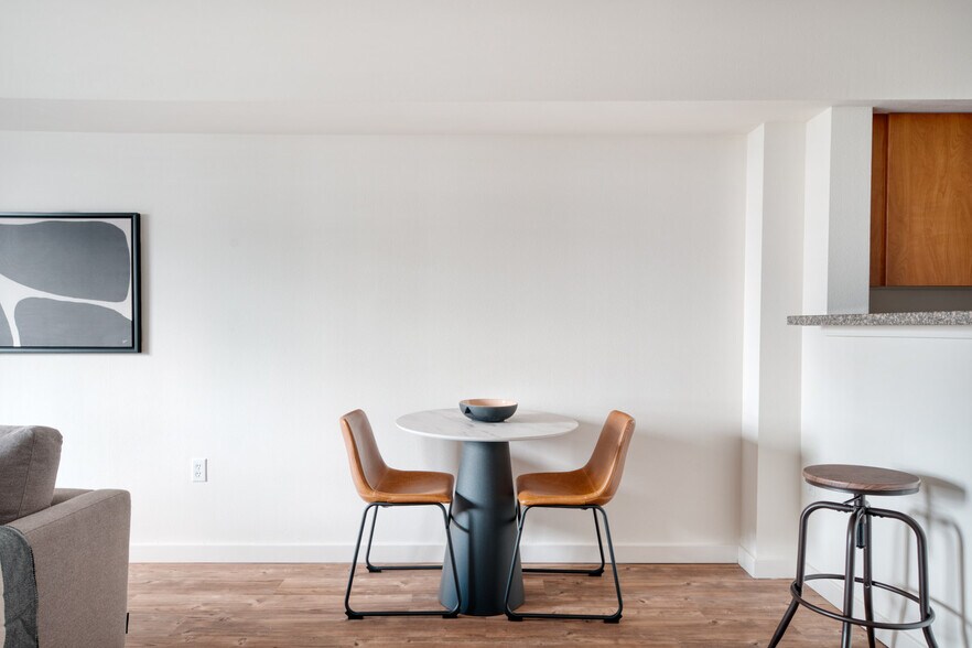 Building Photo - 10410 NE 2nd St