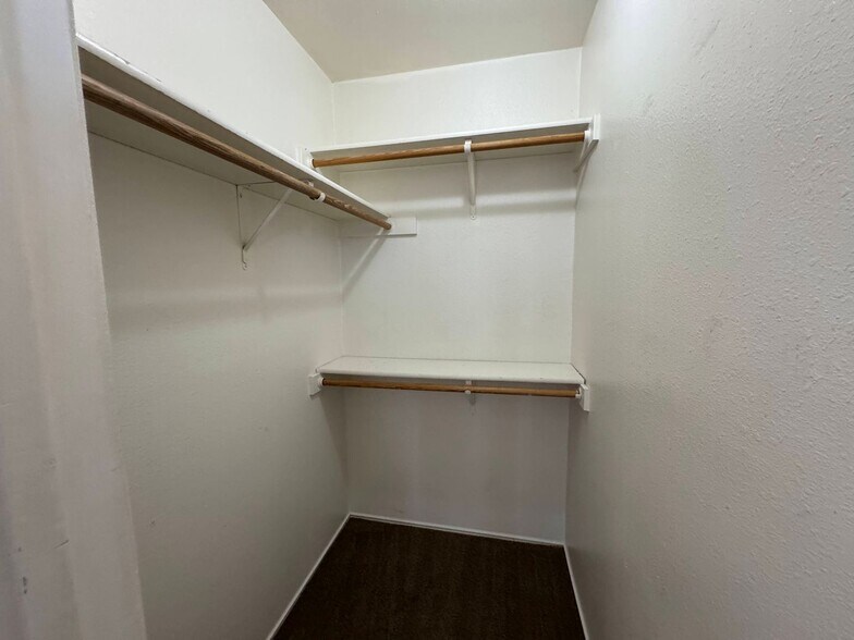 Building Photo - 1109 Horizon Dr