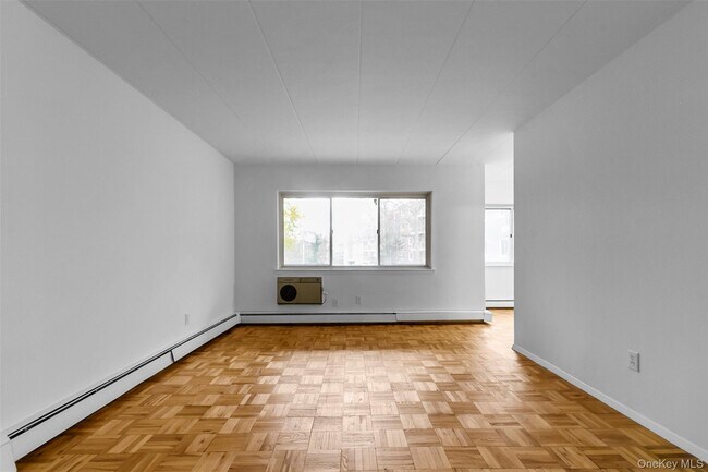 Building Photo - 372 Central Park Ave