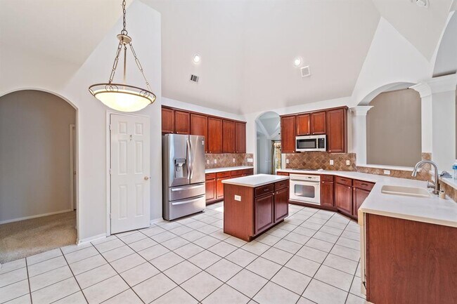 Building Photo - 13738 Sherburn Manor Dr